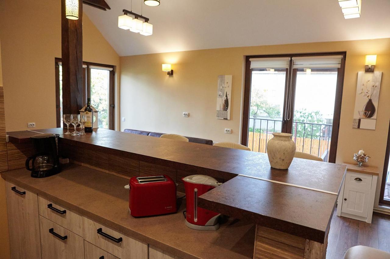 Apartament Rozelor Брашов Экстерьер фото