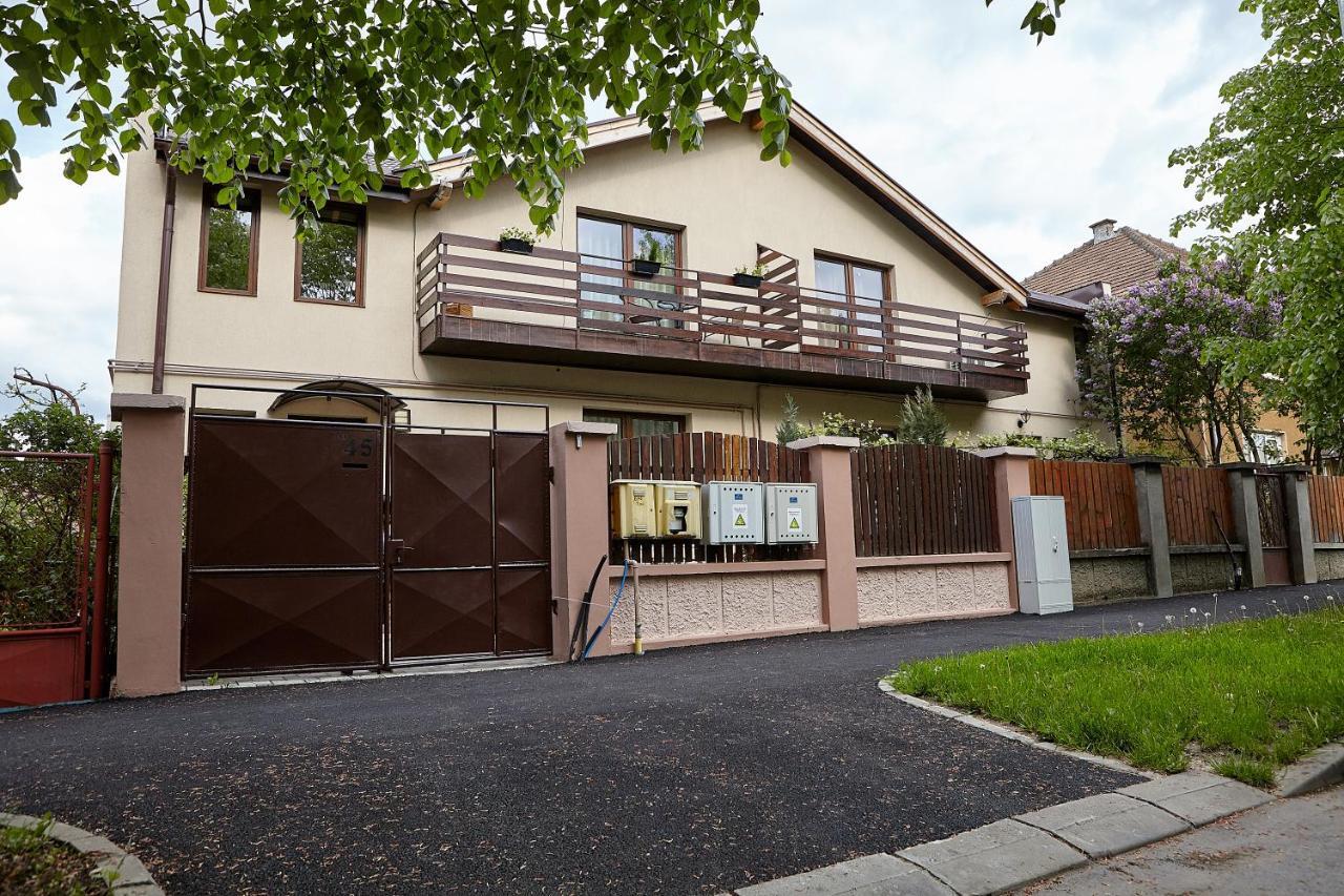 Apartament Rozelor Брашов Экстерьер фото